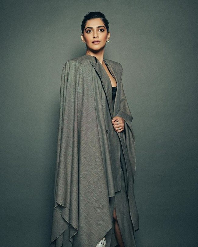 Fashioninsta Sonam Kapoor Strikes Again For GRAZIA Fashioninsta Sonam Kapoor Strikes Again For GRAZIA